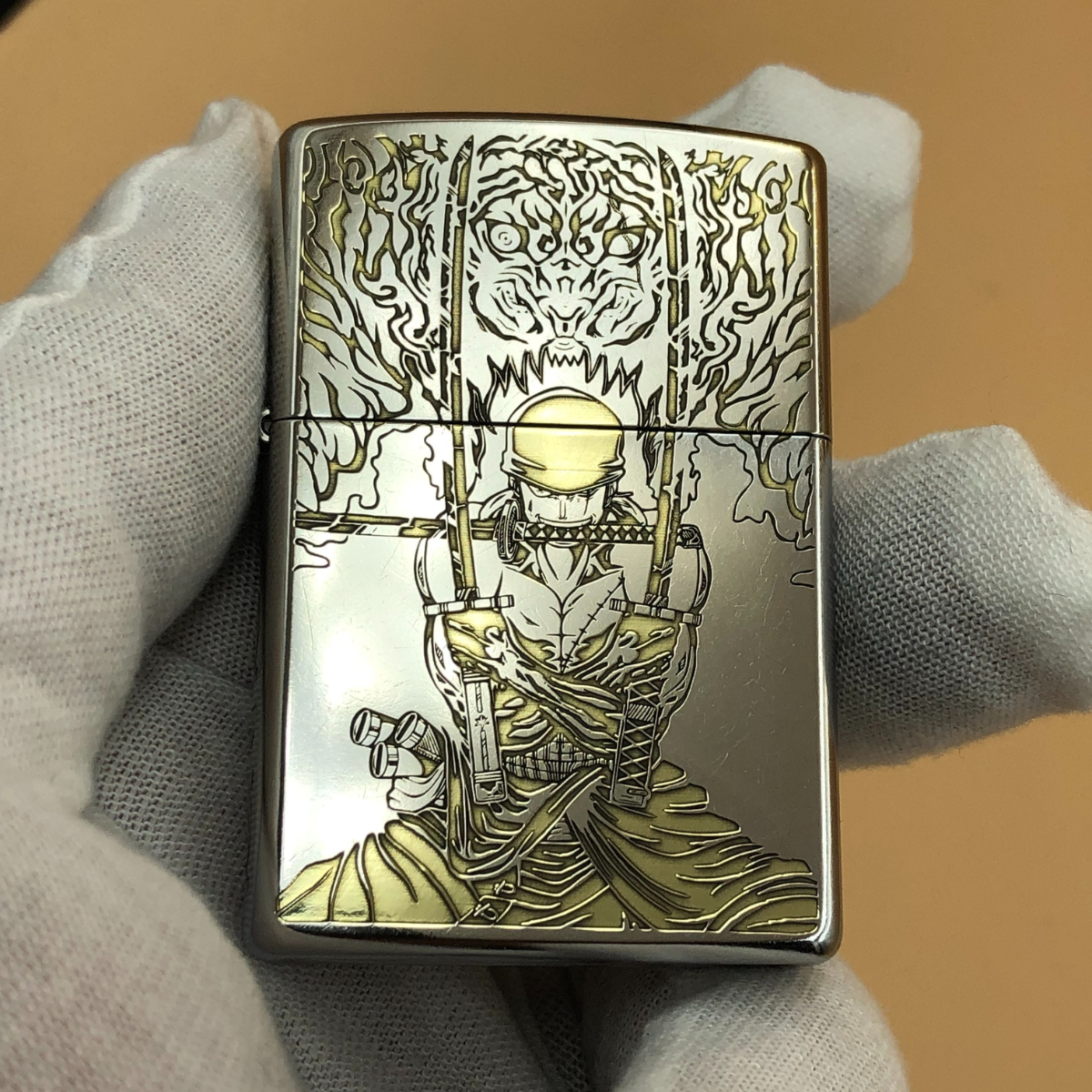 Original Zippo Lighter Roronoa Zoro – Deep 5-Sided Engraving, One Piece Design – Street Chrome