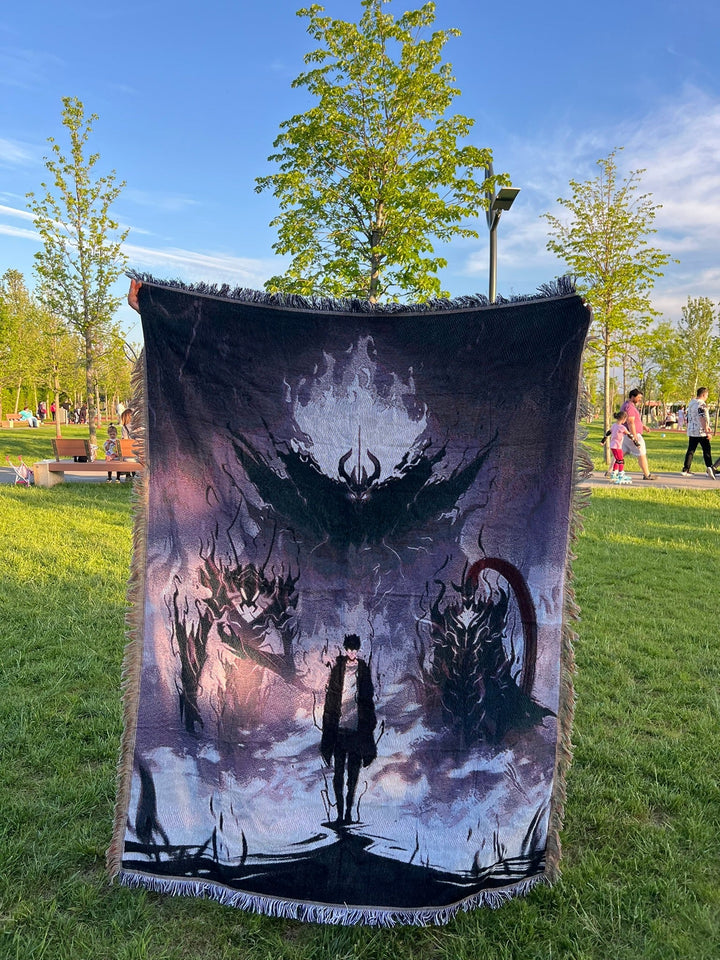 Solo Leveling Woven Blanket – Anime Throw Blanket with Sung Jin-Woo Design – Soft & Durable Anime Decor for Fans