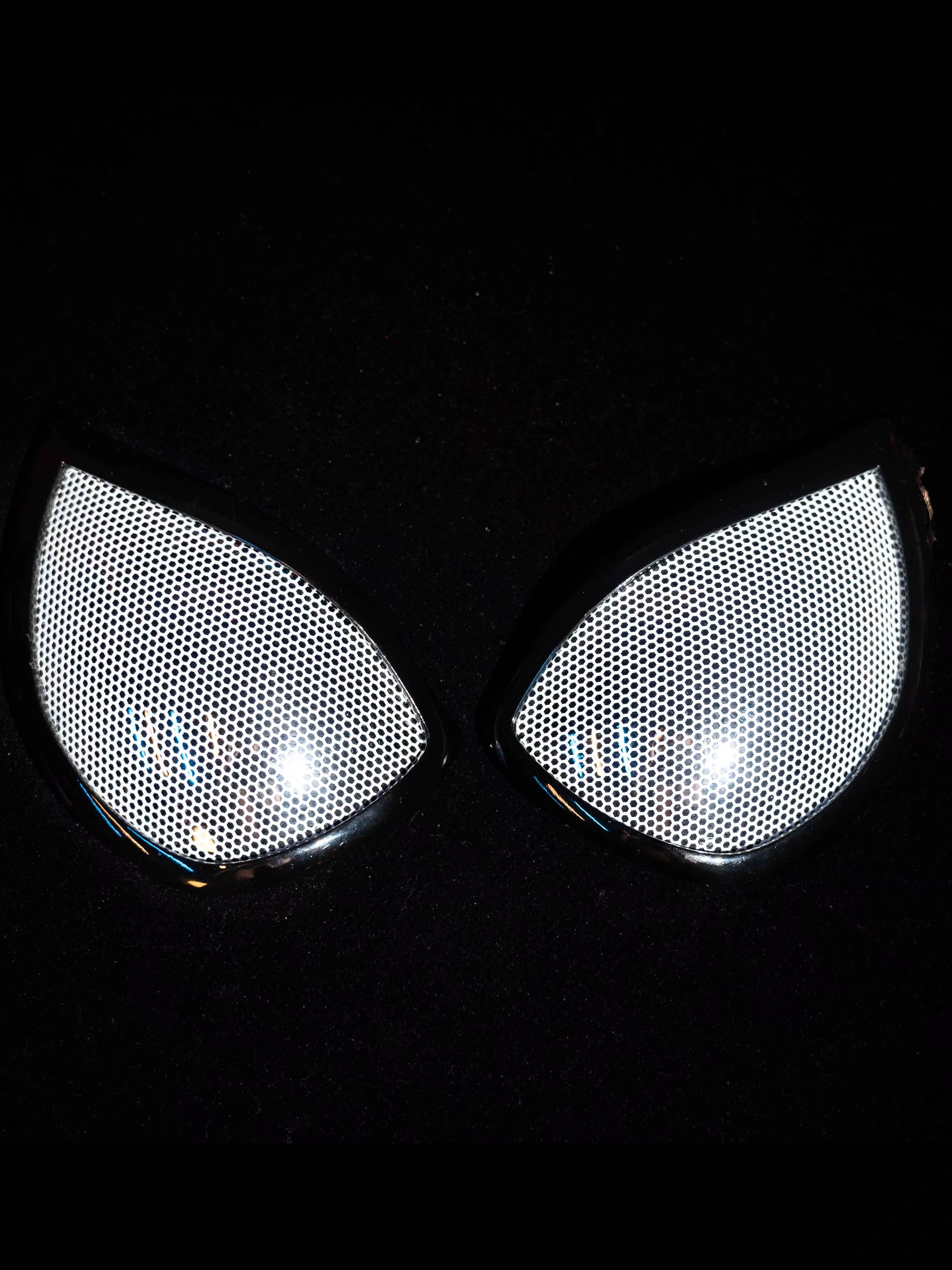 Handmade V5 Full‑Head Mask with Magnetic Lenses – Fan‑Made Marvel Prop