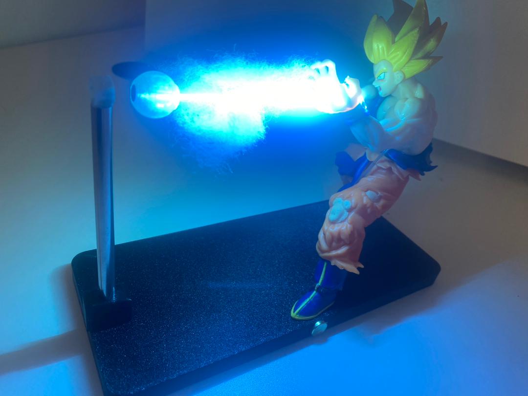 Gaminin™ Super Saiyan Magnetic Light Beam Figurine
