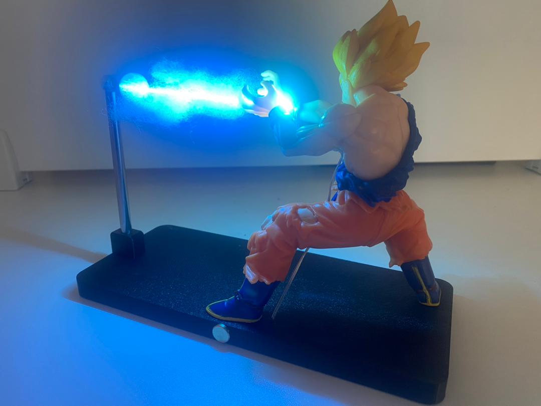 Gaminin™ Super Saiyan Magnetic Light Beam Figurine