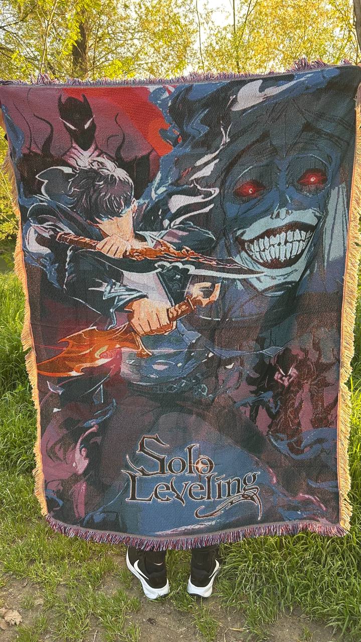 Solo Leveling Woven Blanket – Anime Throw Blanket with Sung Jin-Woo Design – Soft & Durable Anime Decor for Fans