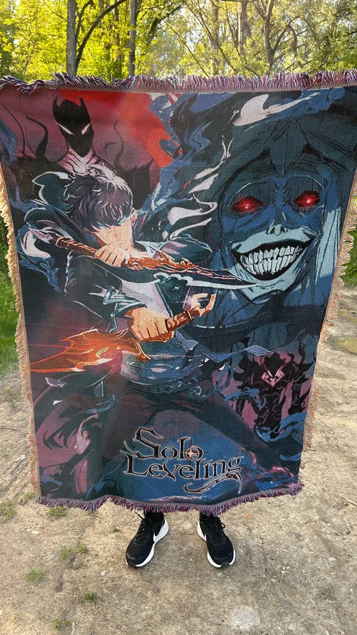 Solo Leveling Woven Blanket – Anime Throw Blanket with Sung Jin-Woo Design – Soft & Durable Anime Decor for Fans