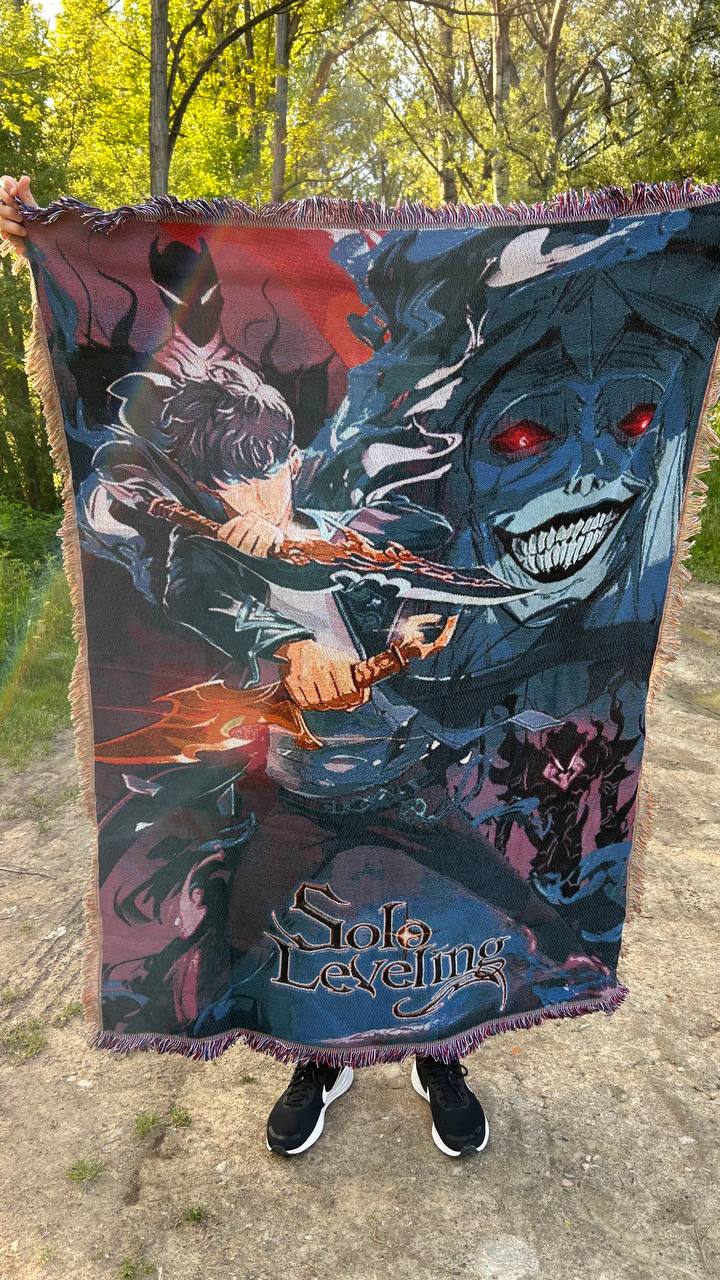 Solo Leveling Woven Blanket – Anime Throw Blanket with Sung Jin-Woo Design – Soft & Durable Anime Decor for Fans