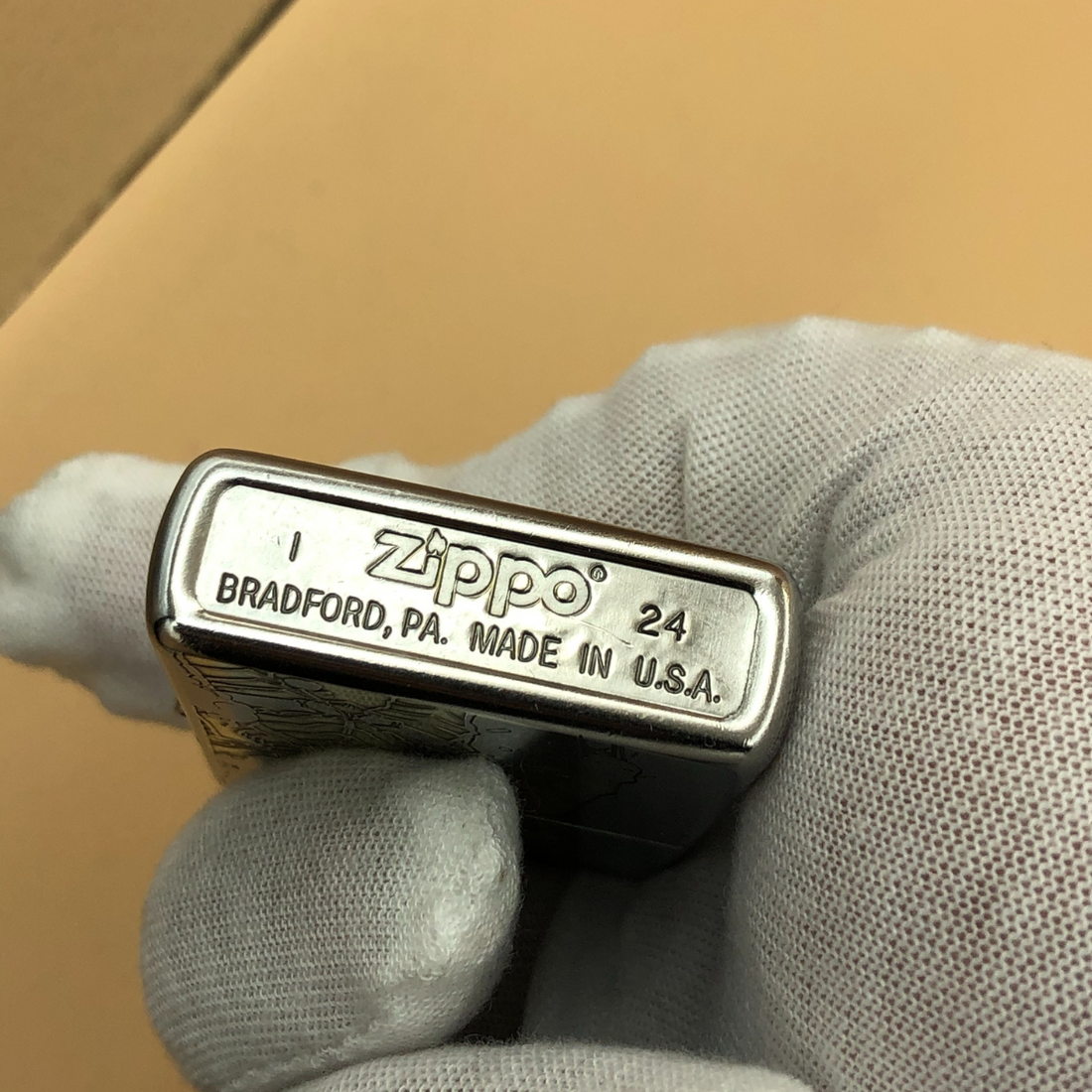 Zippo Classic Street Chrome Solo Leveling Lighter – Sung Jin-Woo & Igris Deep Engraved