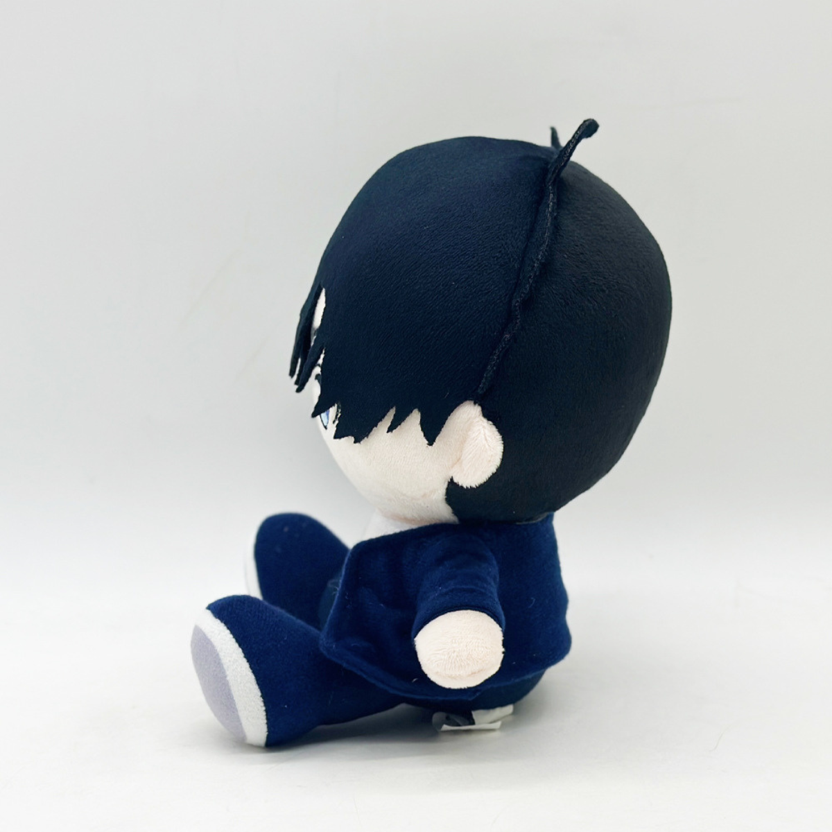 Sung Jin-Woo Plush Toy 21cm – Solo Leveling Anime Soft Stuffed Doll